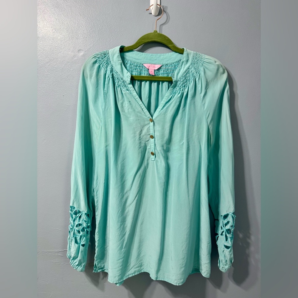 Lilly Pulitzer Elsa Silk Top Eyelet Cuff Breakwater Blue Long Sleeve Women’s M